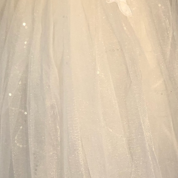 Simple Elegant Sweetheart Tulle Ball wedding Gown - Picture 7 of 8